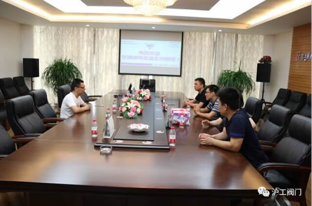 区镇领导高温走访慰问上海沪工阀门厂